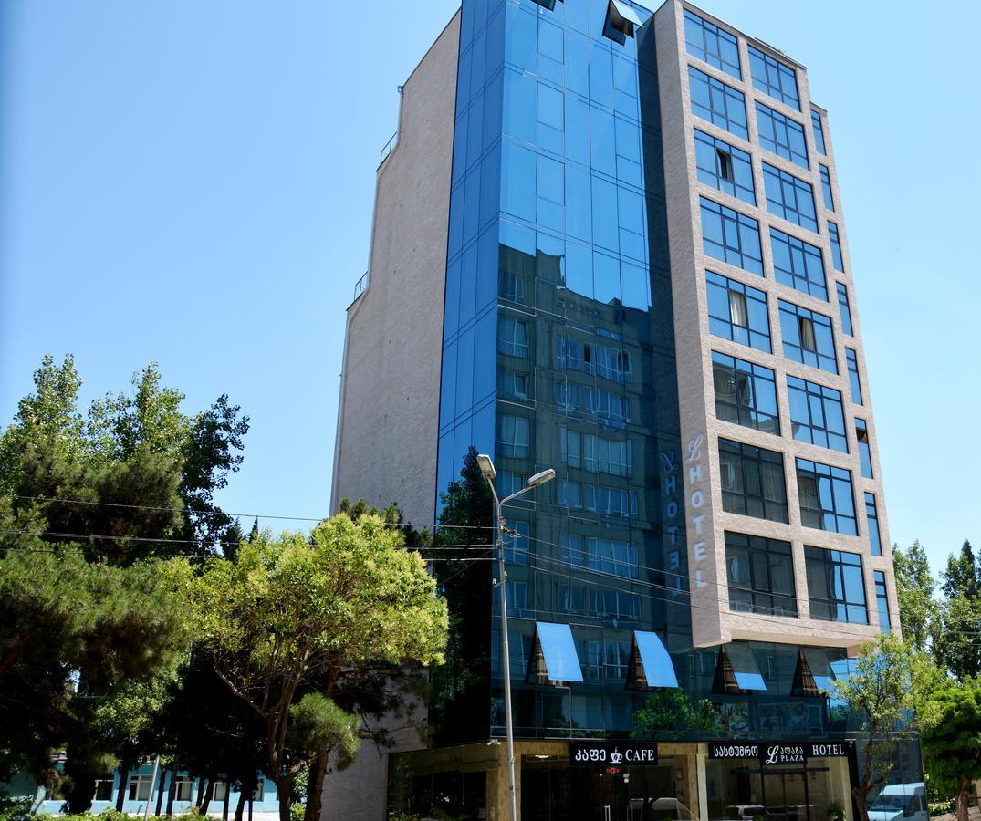 L Plaza Hotel Tbilissi Extérieur photo