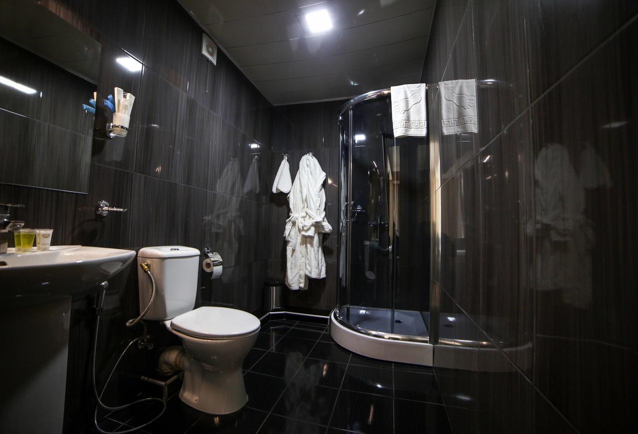 L Plaza Hotel Tbilissi Extérieur photo