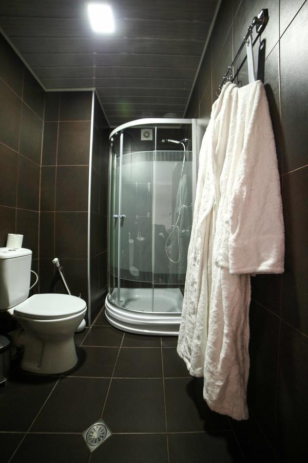 L Plaza Hotel Tbilissi Extérieur photo
