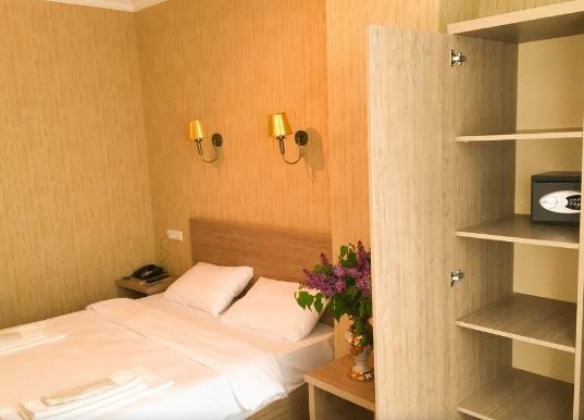 L Plaza Hotel Tbilissi Extérieur photo