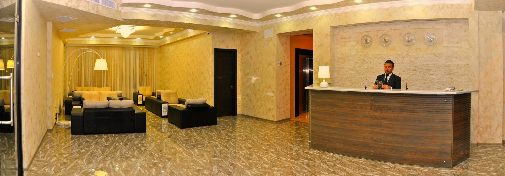 L Plaza Hotel Tbilissi Extérieur photo