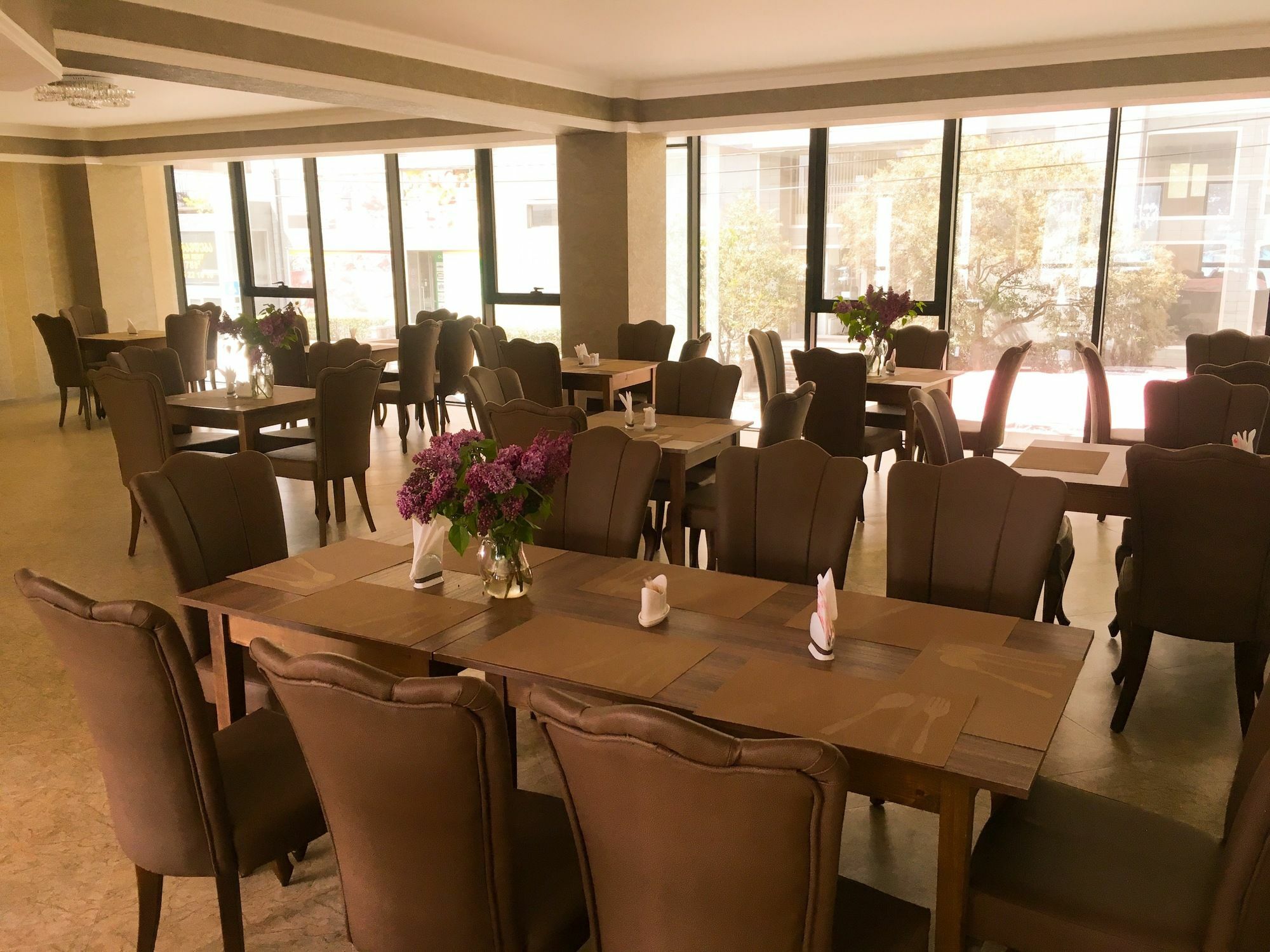 L Plaza Hotel Tbilissi Extérieur photo